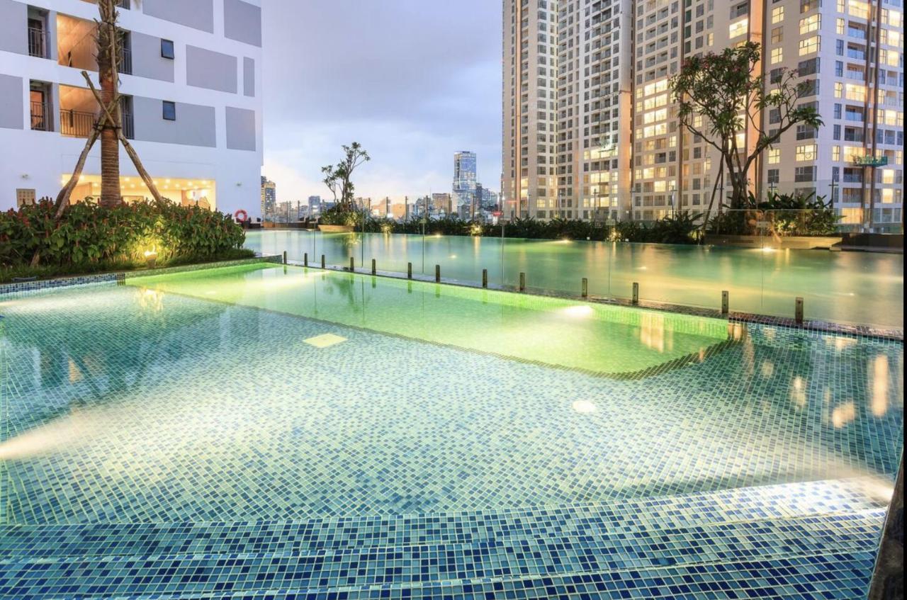 Căn hộ Genius River Gate Free Pool